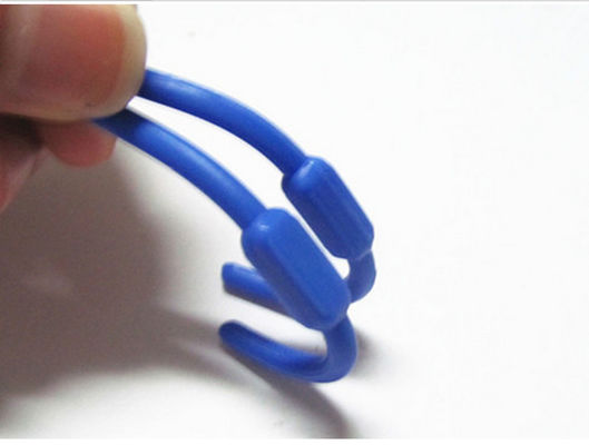 Smart Uhf RFID Tag di lavanderia Tag RFID in silicone per abbigliamento resistenza all'acqua