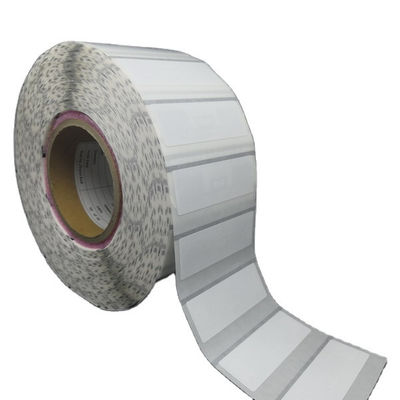 860~960MHz Etichette RFID UHF passive Long read range Tag per la gestione delle scorte