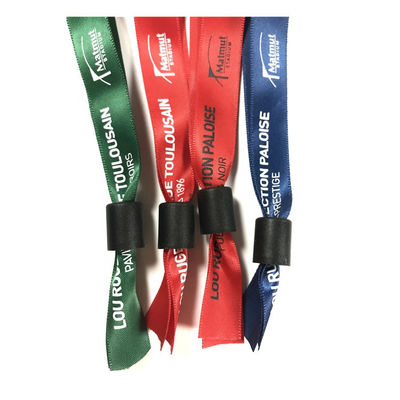 Distanziamento sociale NFC RFID Controllo dell'accesso Braccialetti resistenti al calore con stampa del logo di seta