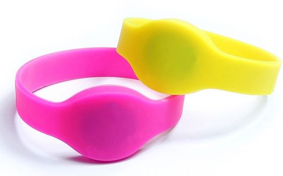 OEM Logo Smart NFC RFID Braccialetti in silicone Impermeabile Braccialetto Per Parchi Acquatici