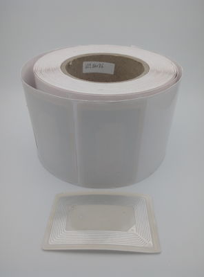 ISO14443A Etichette adesive RFID Etichette di carta 86x54mm Adesivi di tracciamento RFID
