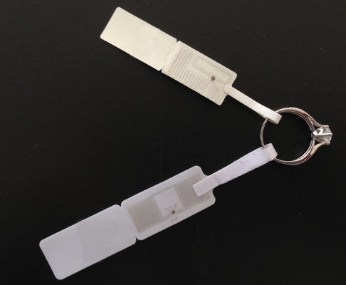 860MHz-960MHz Frequenza Rfid Dry Inlay 105x6mm Con distanza di lettura di 4,5m