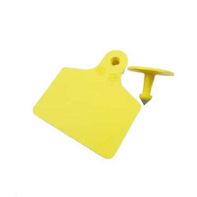 70x80mm 104x74mm UHF Animal RFID Ear Tags Materiale TPU per il monitoraggio del bestiame